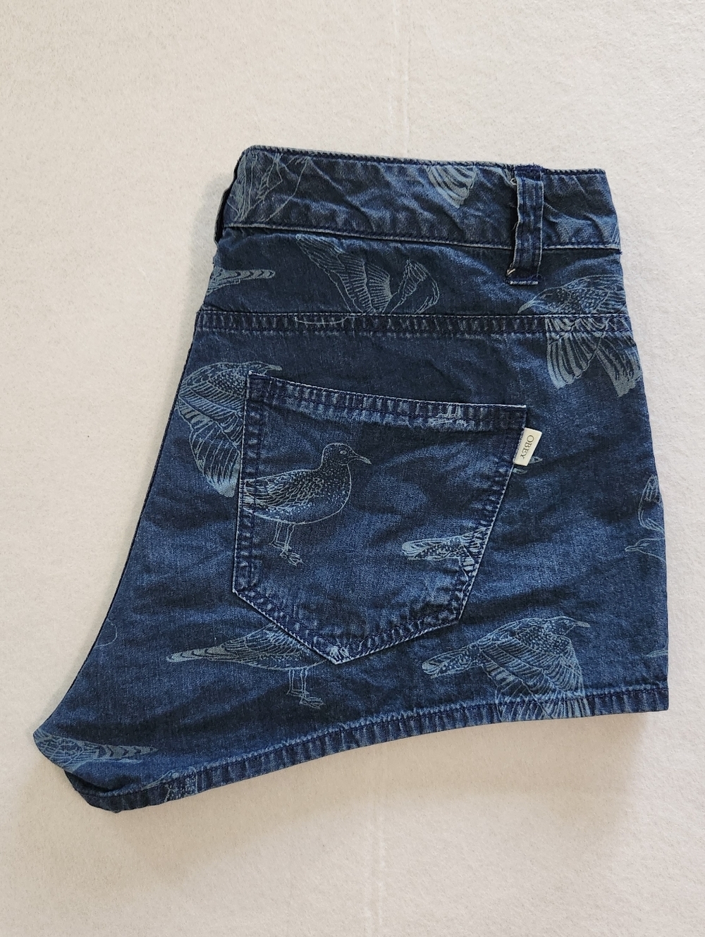 Obey Indigo Denim Bird-Print Women's Shorts Size 26 - Picture 3 of 9
